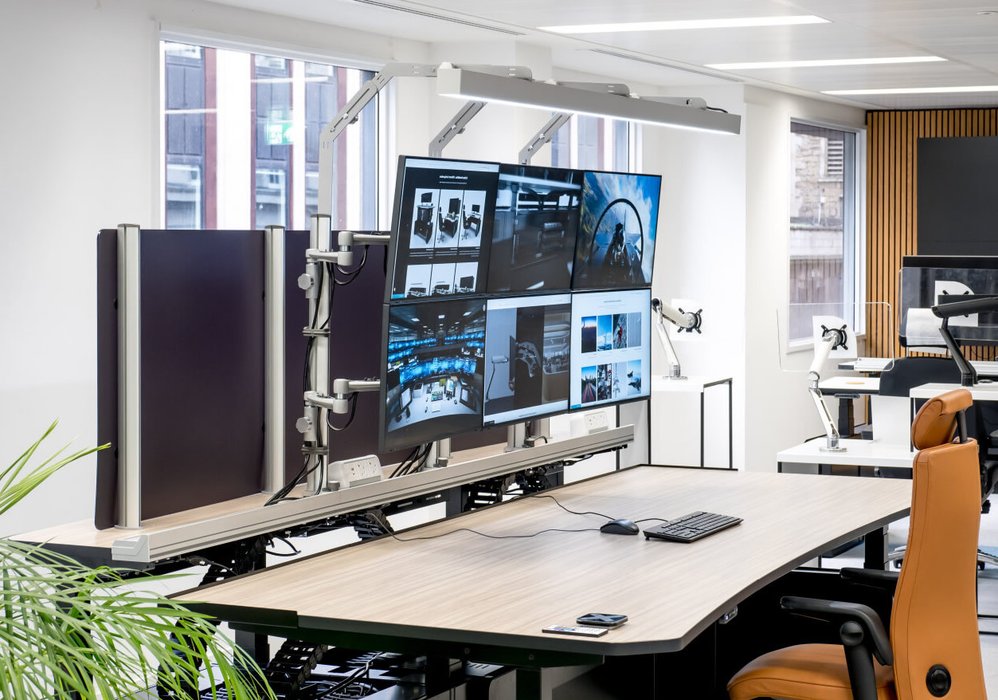 sbfi-operator-desking-lighting-2